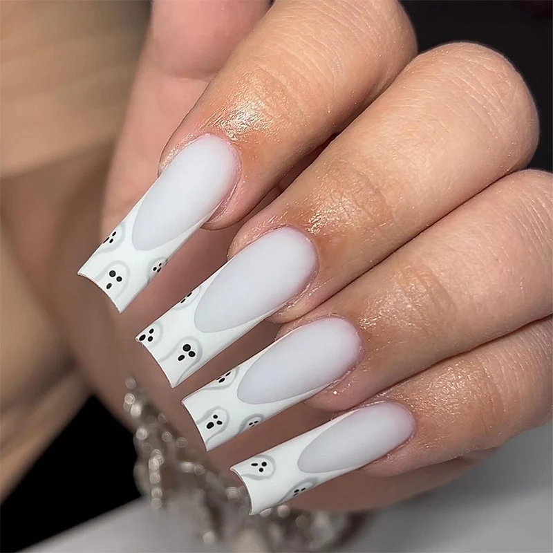Geister-Themen Press-On Nagelkunst Brehn