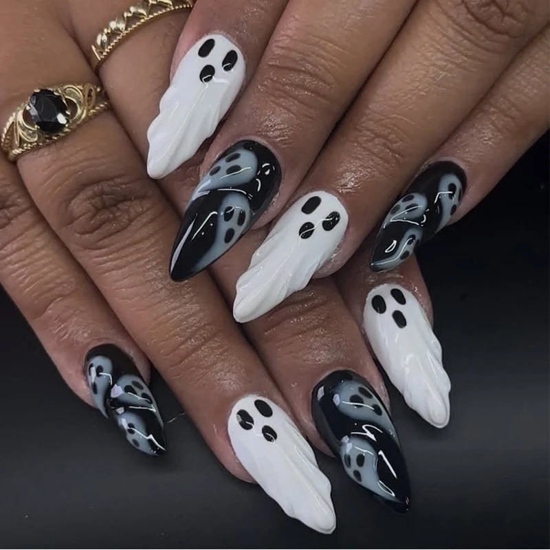 Geister-inspirierte 3D Press-On Nagelkunst Brehn