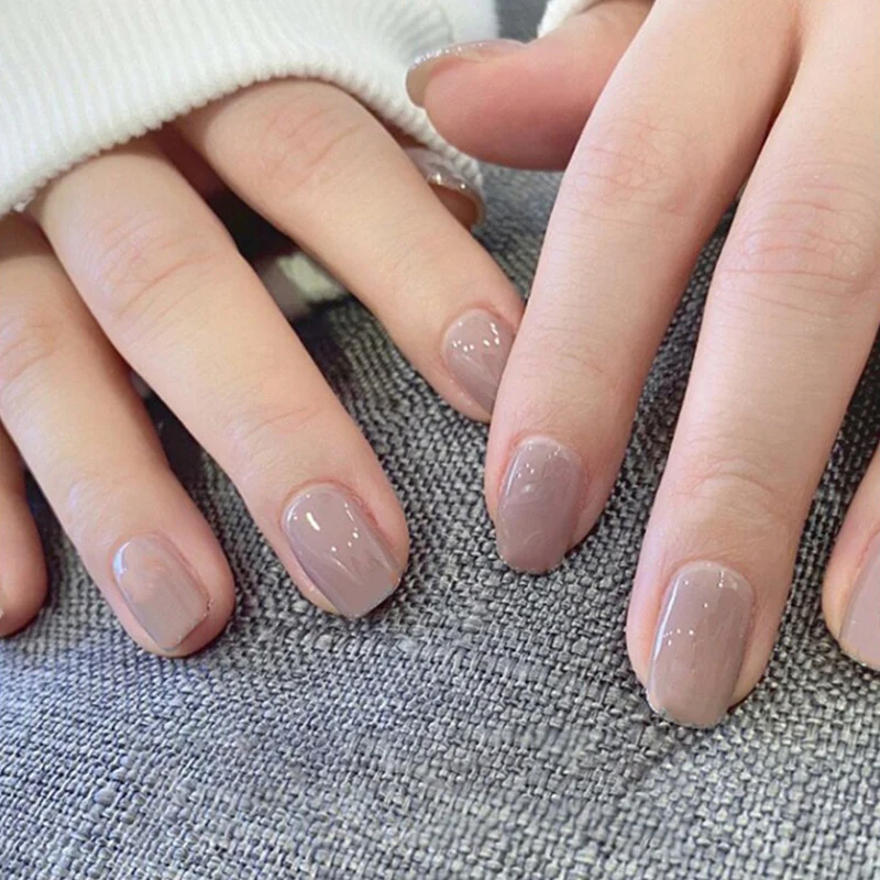 Elegantes Glänzendes Press-On Nagelset Brehn