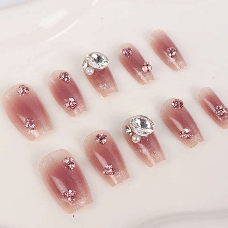 Rhinestone-verziertes Press-On-Nagelkunst-Set Brehn
