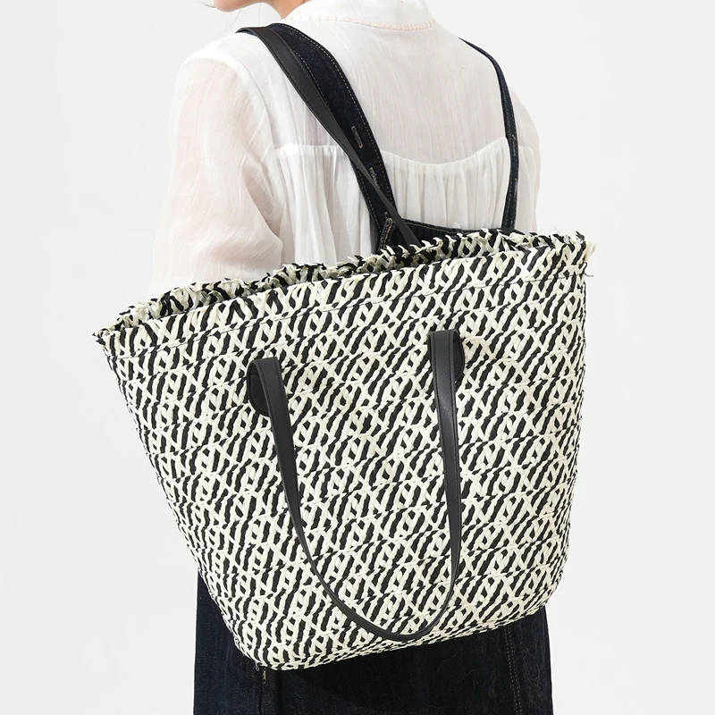 Designer-Korbtasche mit modernen Details Skanto