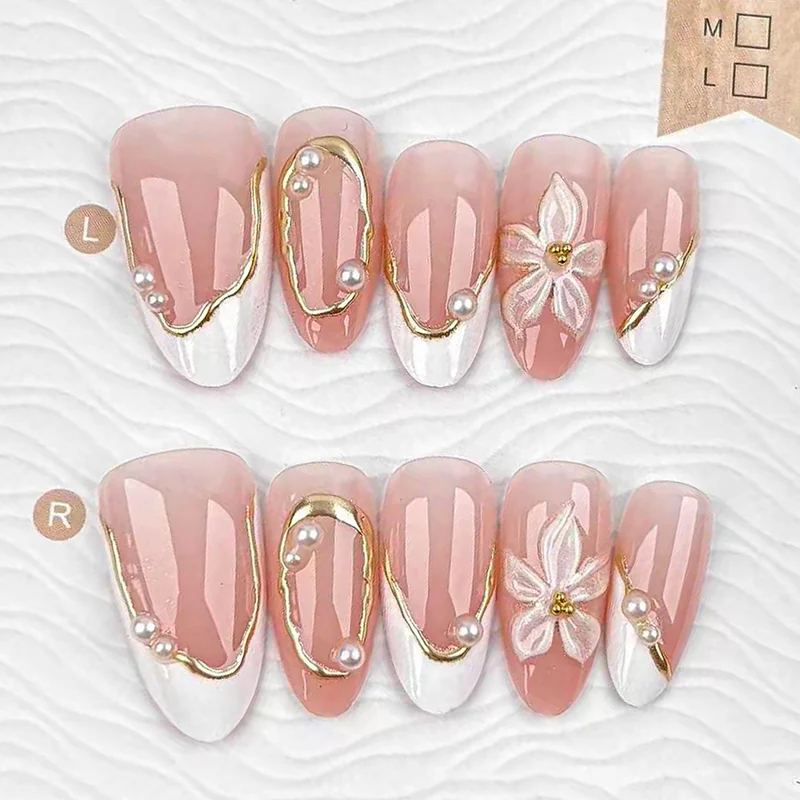 Blumen- und Perlen-verziertes Press-On Nageldesign Set Brehn
