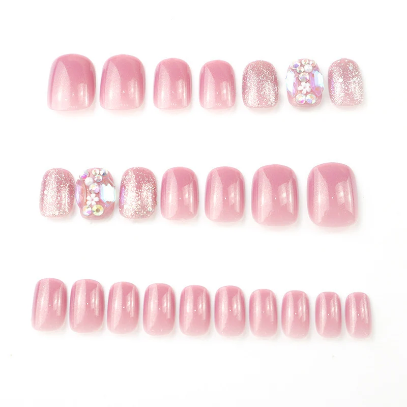 Premium Funkelnde Press-On Nagelset mit dekorativen Strasssteinen Brehn