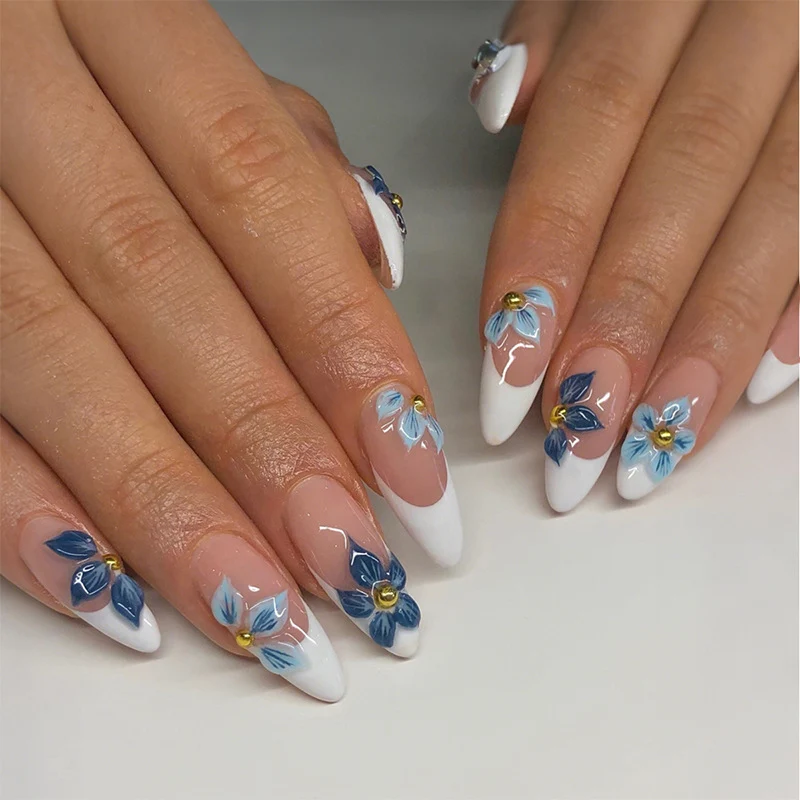 Blumenverzierte Stiletto Press-On Nägel Brehn