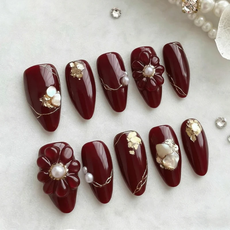 Blumenverzierte Press-On-Nagelset Brehn