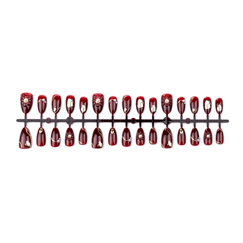 Blumenverzierte Press-On-Nagelset Brehn