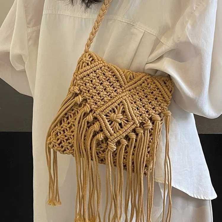 Makramee-Schultertasche mit Fransen-Details Skanto