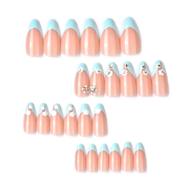 Blumige Akzent Press-On Nail Set mit Edelstein Details Brehn