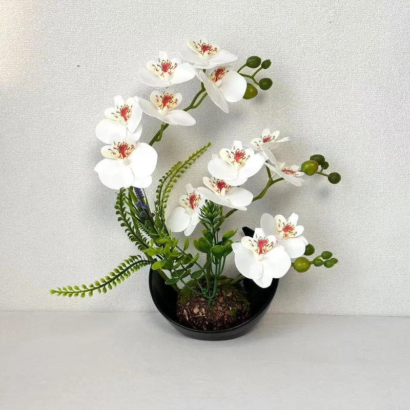 Naturgetreues Orchideenarrangement