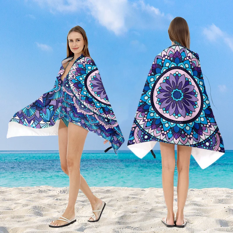 Kapuzen-Strandponcho mit kreativem Mandala-Design Skanto