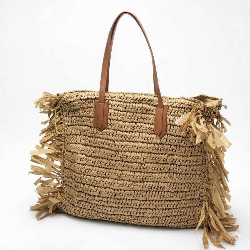 Stilvolle Strohtasche mit Fransen-Details Skanto