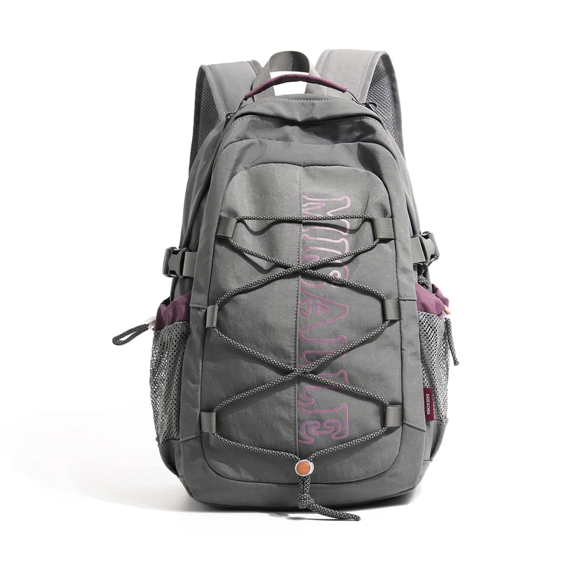 Geräumiger Unisex Freizeit- und Reiserucksack mit gepolstertem Laptopfach und elastischem Front-Bungee Skanto