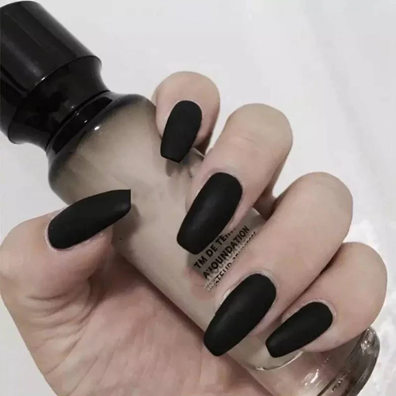 Matte Finish Press-On Nail Set Brehn