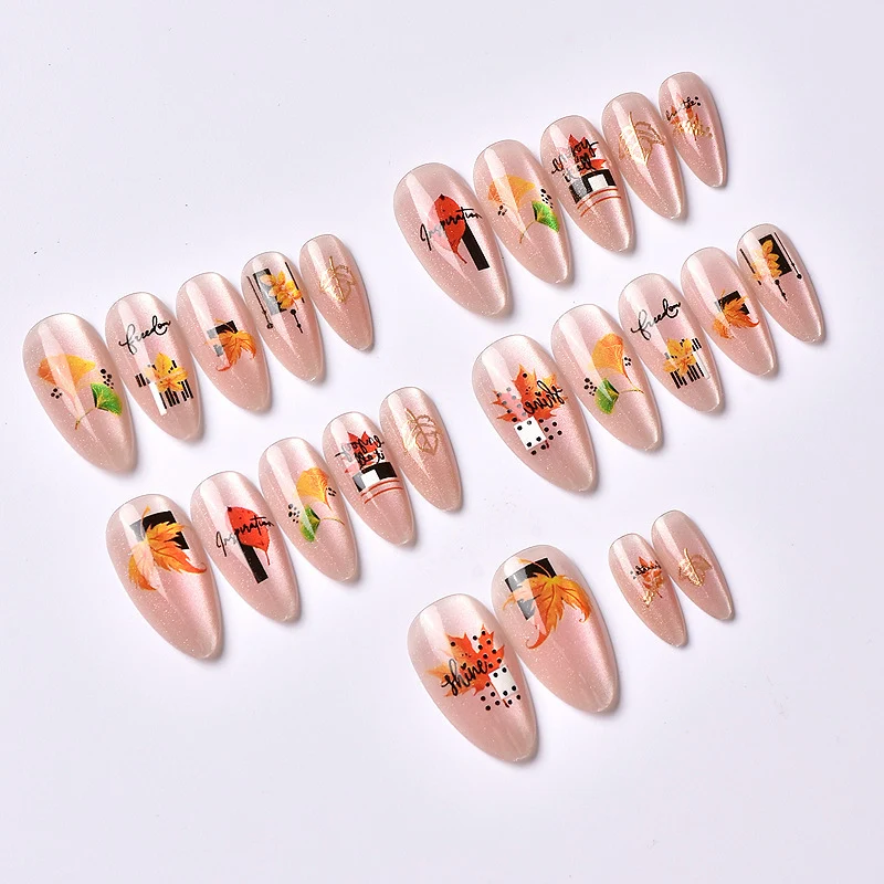 Herbst-inspiriertes Press-On Nagelkunstset 1790738370