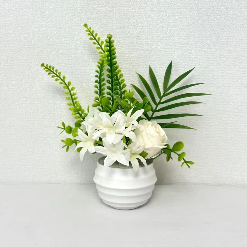 Künstliche Blumenanordnung