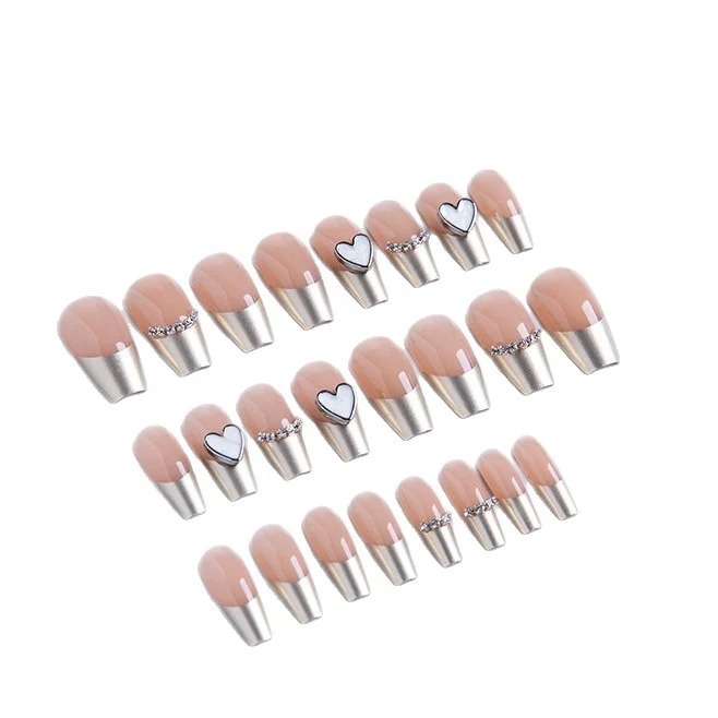 Herzförmiges Glam Press-On Nagelset Brehn