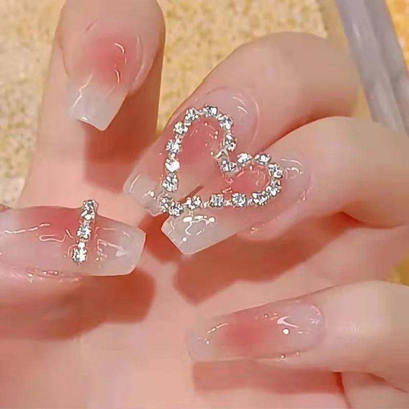 Herz-verzierte Press-On Nagelkunst Set Brehn