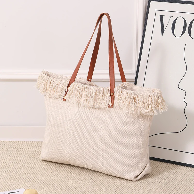 Strandtasche mit auffälligen Fransen Skanto
