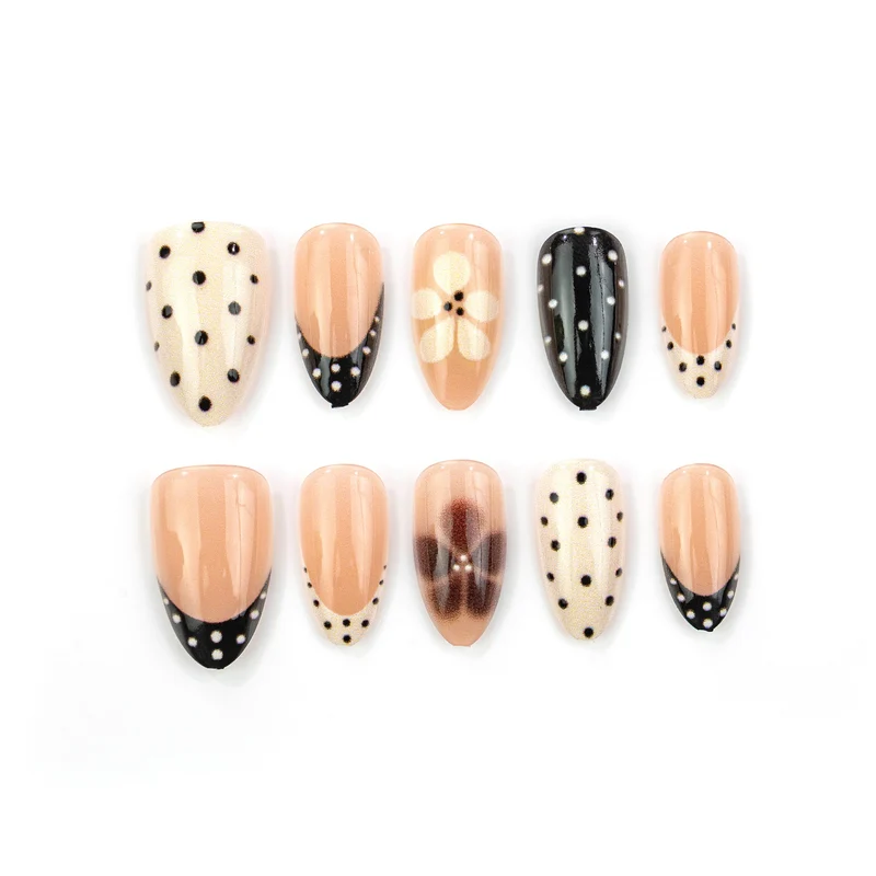Elegante Spitz-Press-On-Nagelkunst mit Pünktchen- und Ombre-Designs Brehn