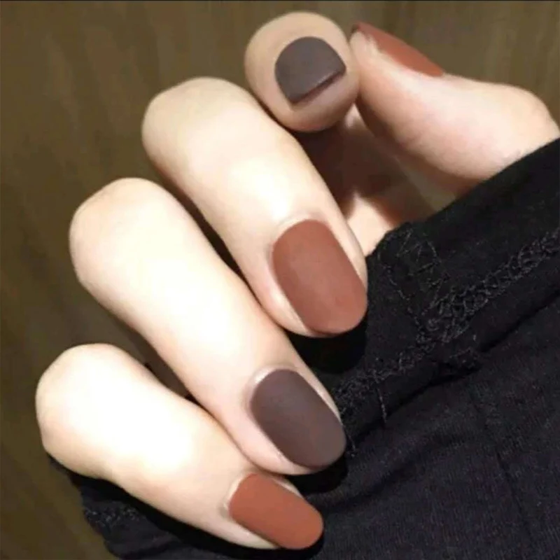 Luxuriöses Mattes Press-On Nagelset Brehn
