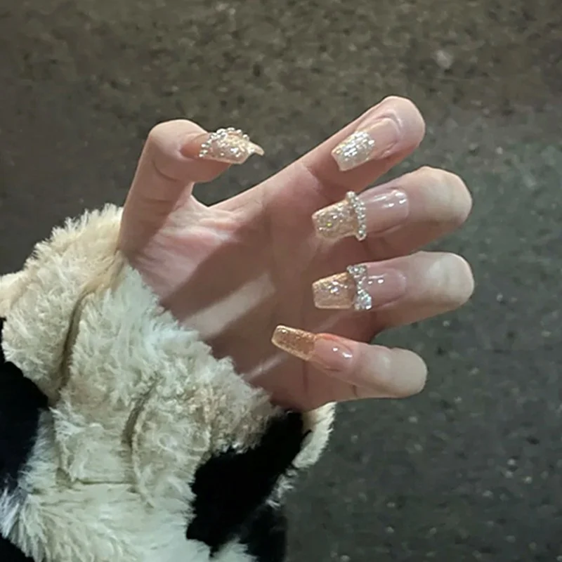Luxus Glitzernde Press-On Nagelkunst Brehn
