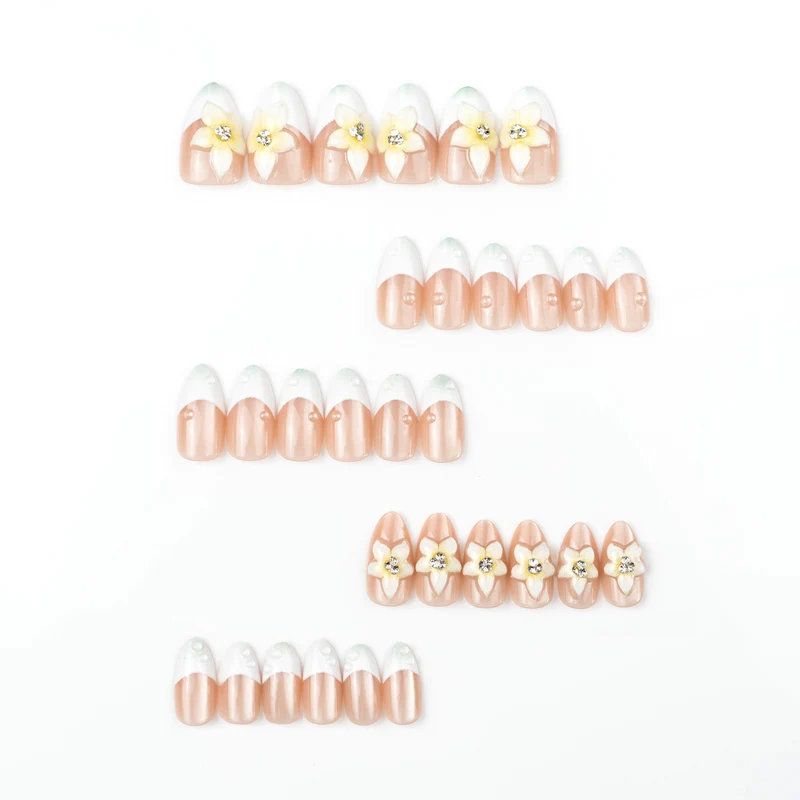 Elegantes Floral Press-On Nail Set Brehn