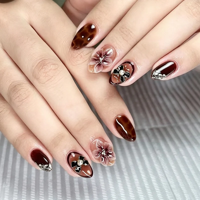 Elegante florale Aufkleber-Nagelkünste Brehn