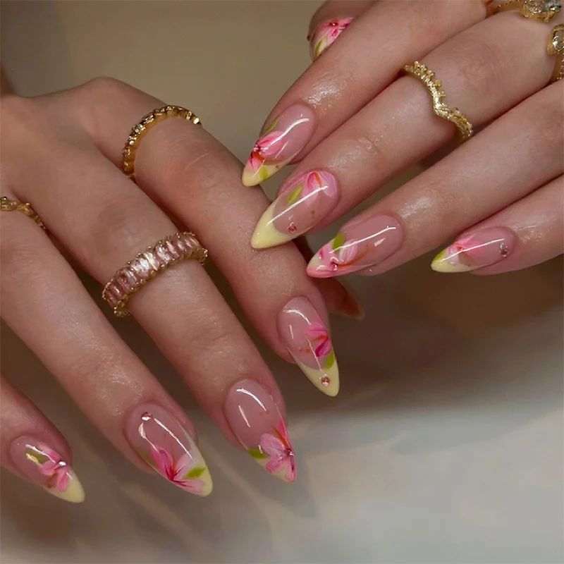 Elegantes Florales Nagelkunstset Brehn