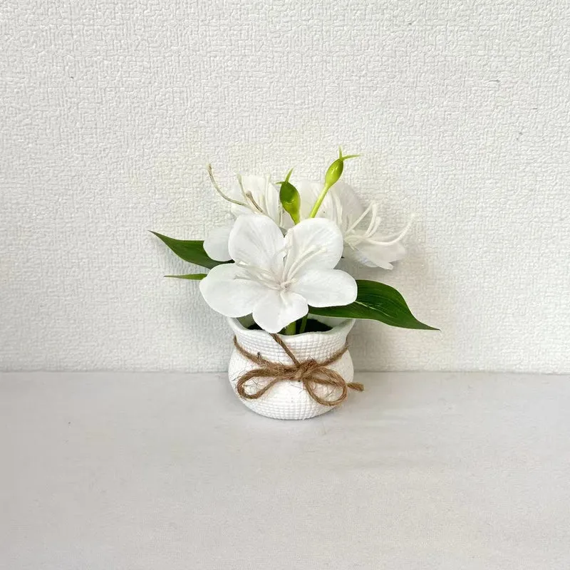 Elegante künstliche Lilienblütenarrangement für die Wohnkultur
