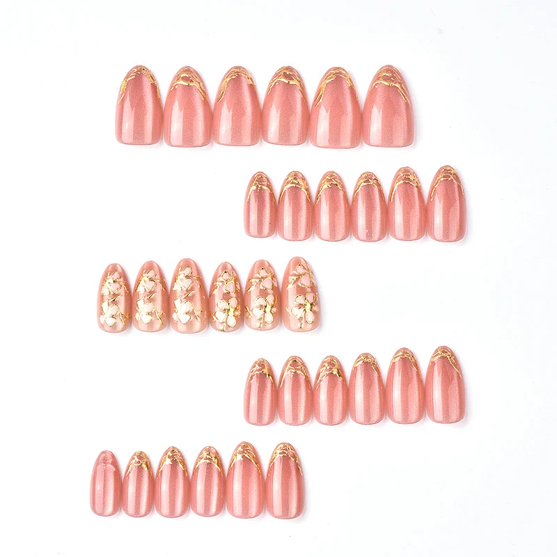 Elegantes blumeninspiriertes Press-On Nagelkunstset Brehn