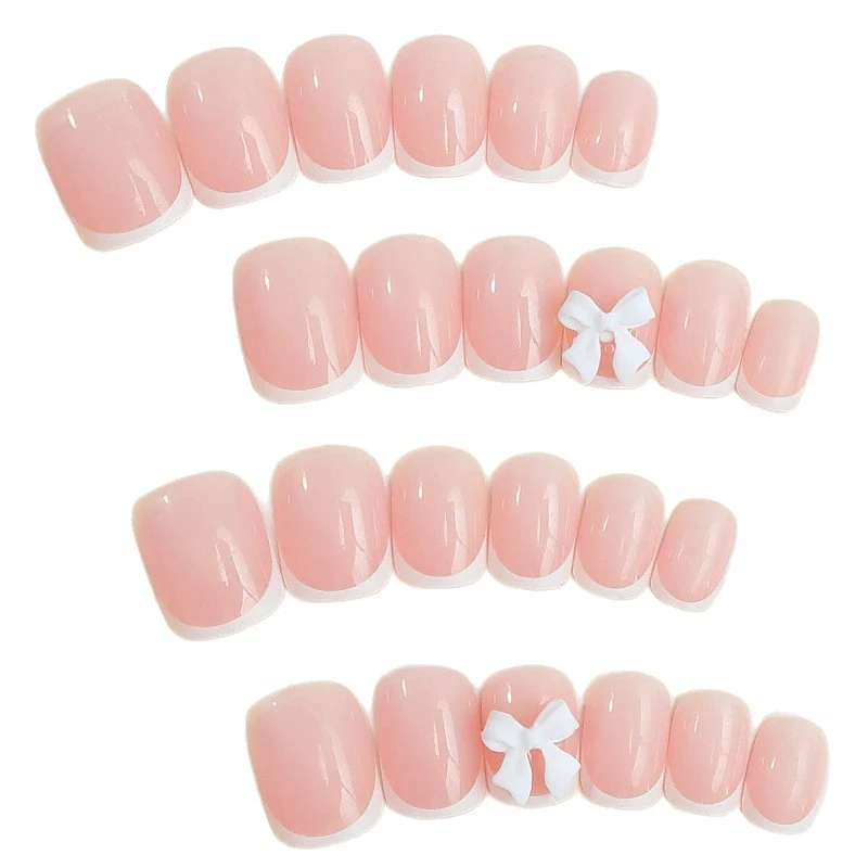 Künstlerisches Lange Press-On Nagelset mit abstraktem Design