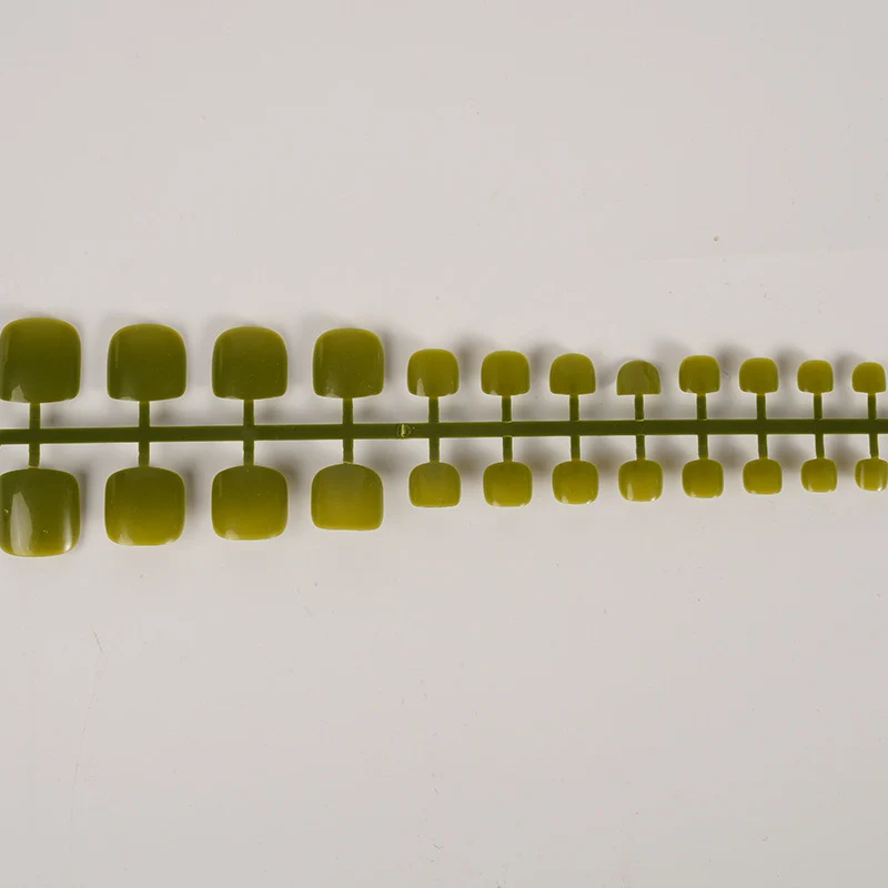 Glänzendes quadratisches Press-On-Nagelkunst-Set Brehn