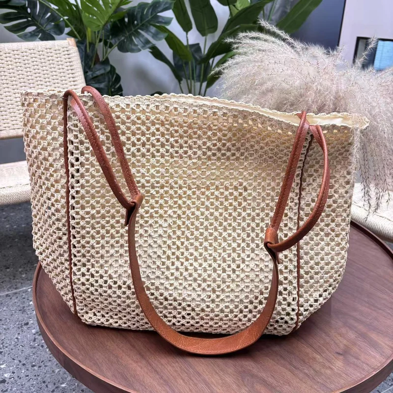 Handgefertigte Netztasche mit Lederdetails Skanto