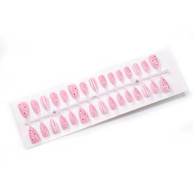 Elegantes Blumenmuster Press-On Nagelkunstset Brehn