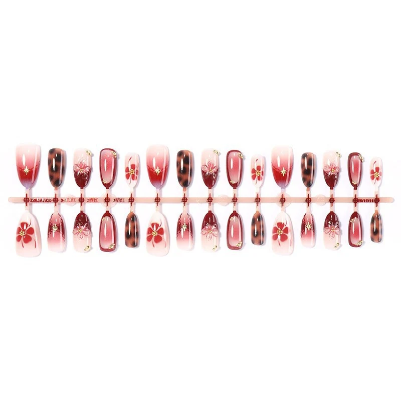 Elegantes florales Design Nagelkunst Brehn