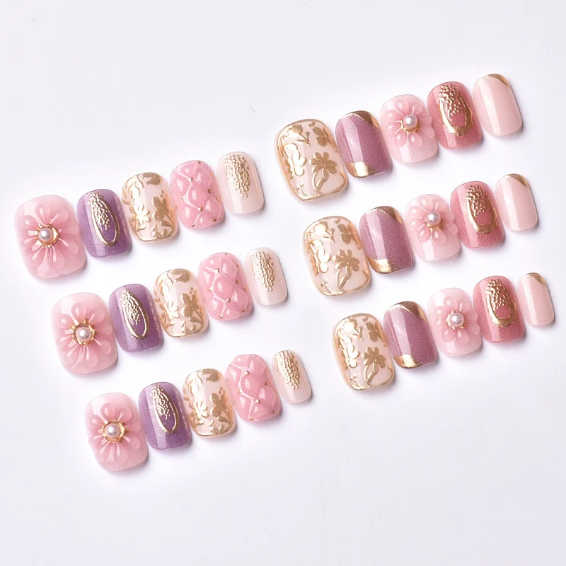 Elegantes florales dekoratives aufklebe Nagelkunst Set Brehn