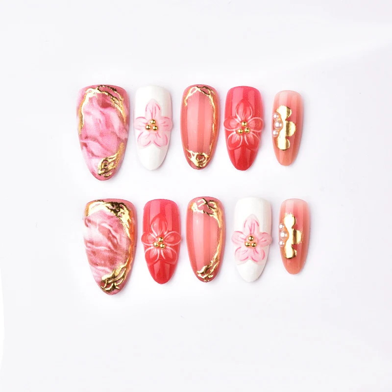 Elegantes Blumen- und Metallic-Press-On-Nagelkunst-Set Brehn