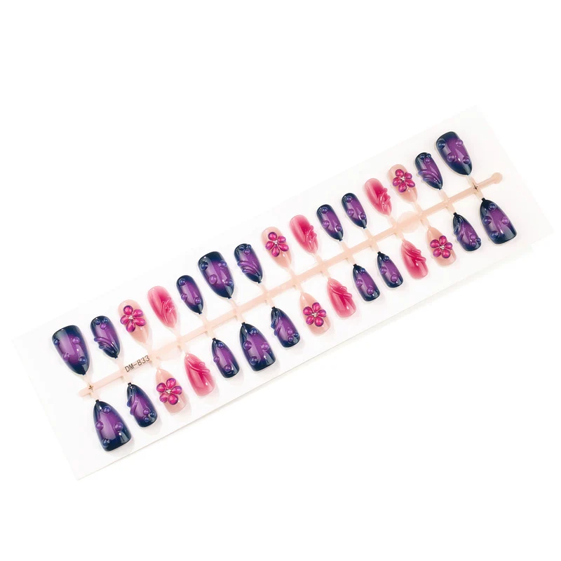 Elegantes florales Akzent-Press-On-Nagelset Brehn