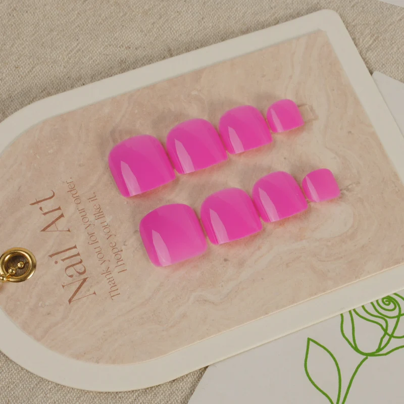 Glänzendes kurzes Press-On-Nagelset Brehn