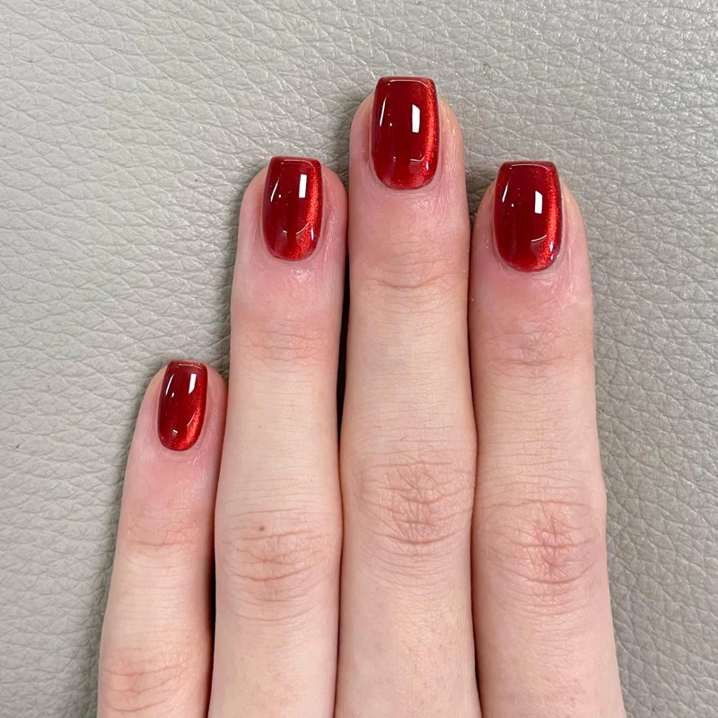 Glänzendes rotes Press-On-Nagel-Set Brehn