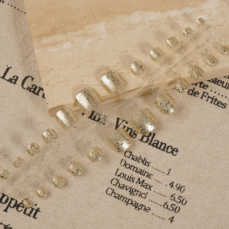 Glitzerndes Press-On Nagelkunst-Set Brehn