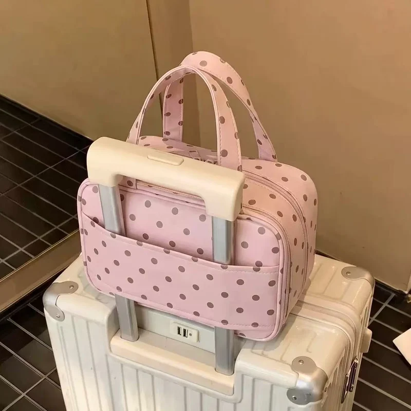 Praktische Reisetasche mit Rollen Skanto