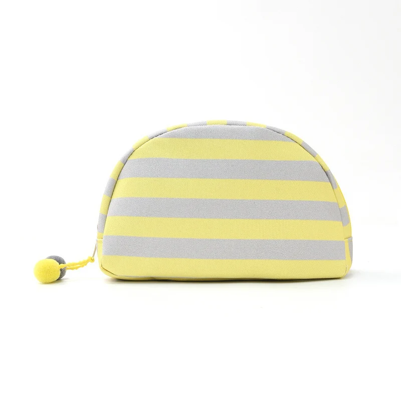 Moderne und stilvolle Kosmetiktasche Skanto