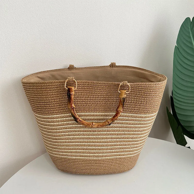 Stilvolle Strohtasche mit hochwertigem Holzgriff Skanto