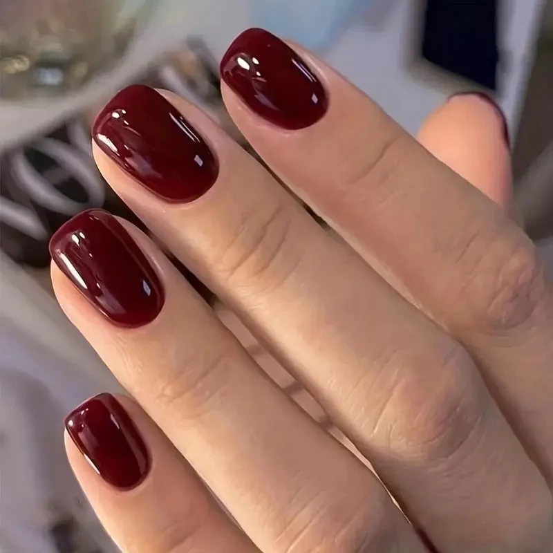 Glossy Press-On Nail Set Brehn