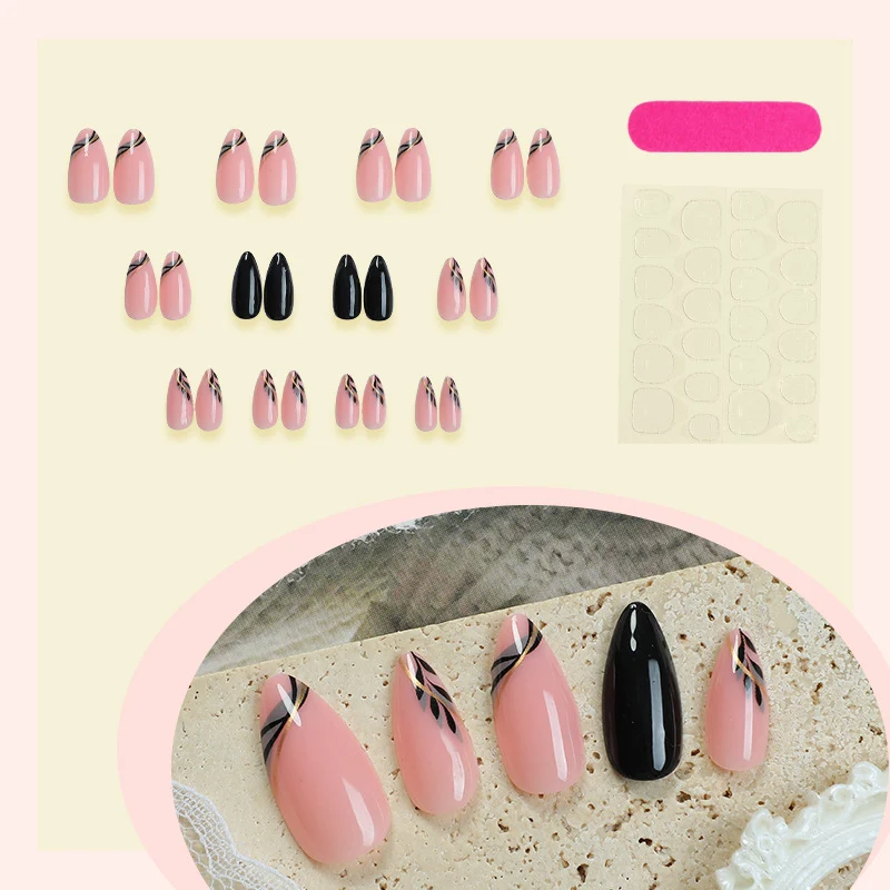 Dekorativer Press-On-Nagelsatz mit eleganten Designs Brehn