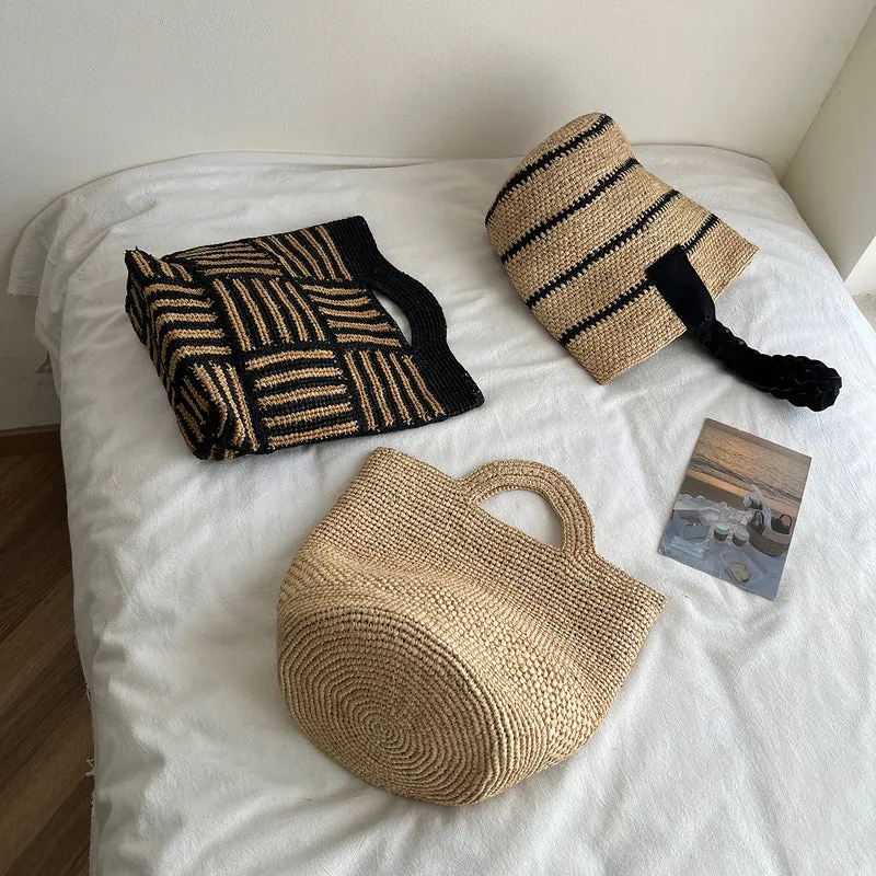 Handgefertigte Strohtasche mit modernem Streifenmuster Skanto