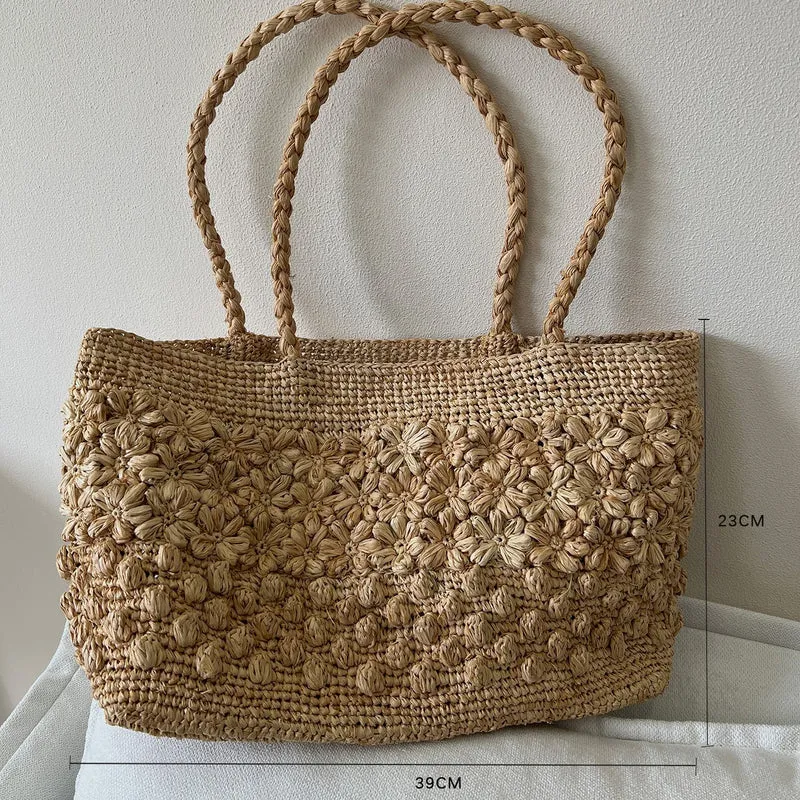 Handgefertigte Strohtasche mit modernem Streifenmuster Skanto