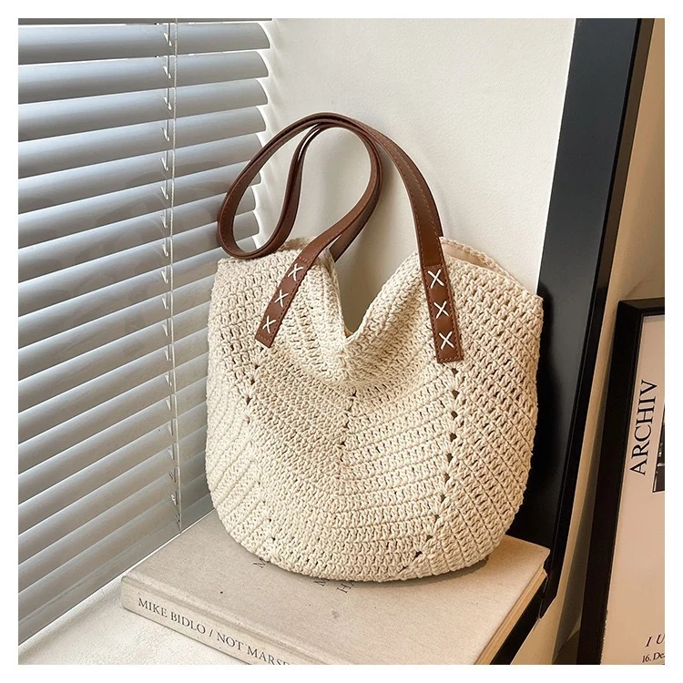 Eleganter Makramee-Shopper mit markanten Lederriemen Skanto