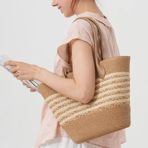 Elegante Tasche aus geflochtenem Naturmaterial Skanto